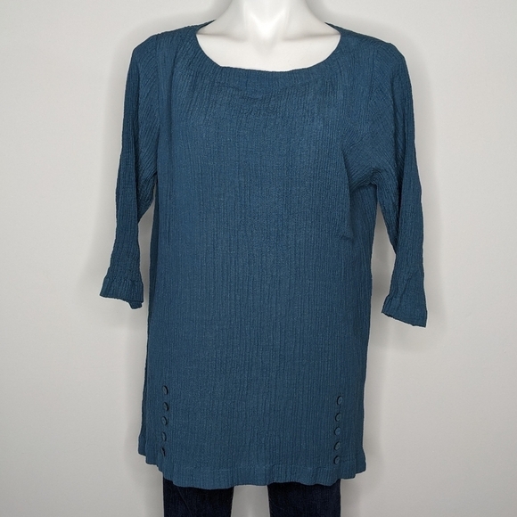 Soft Surroundings blue crinkle button accent 1/2 sleeve top L - Picture 1 of 8